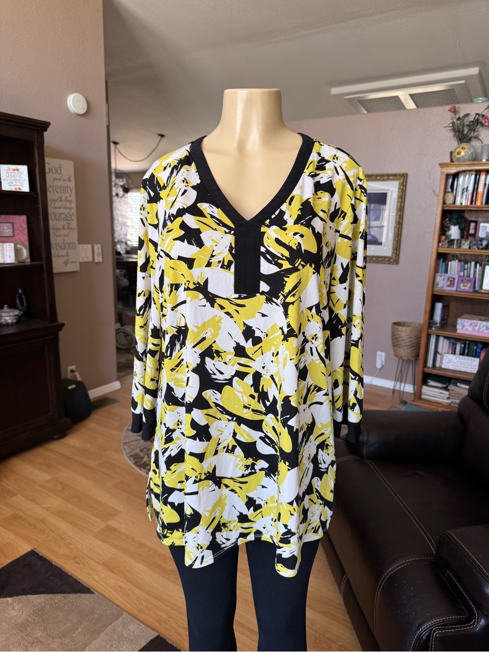 PerSeption Concept yellow, black & white V-neck tunic-size XL